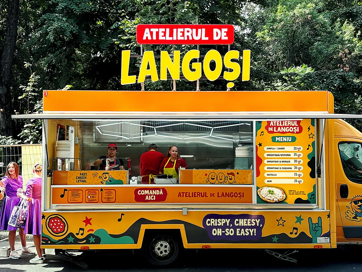 Atelierul de Langoși — branding puternic, vizibil de la distanță