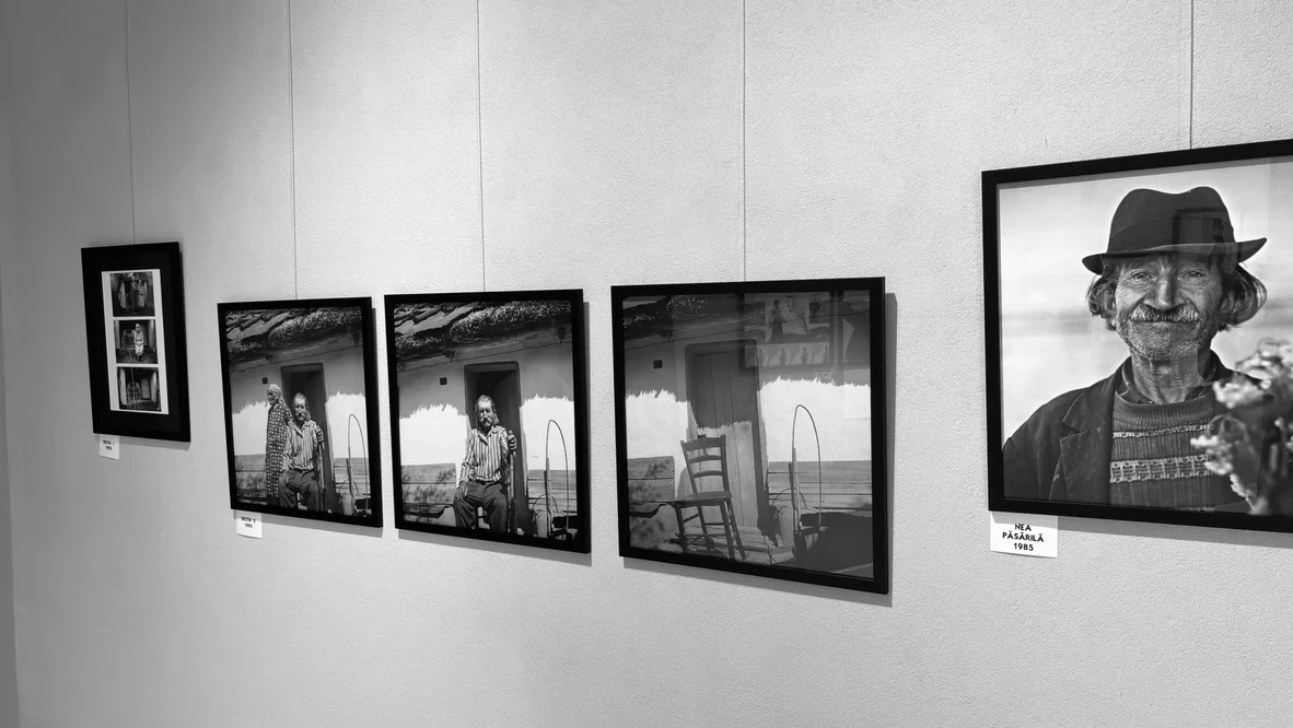 Expoziția lui Ozolin Dușa la Iași: trei fotografii ale aceleiași case și portretul Nea Păsărilă, 1985